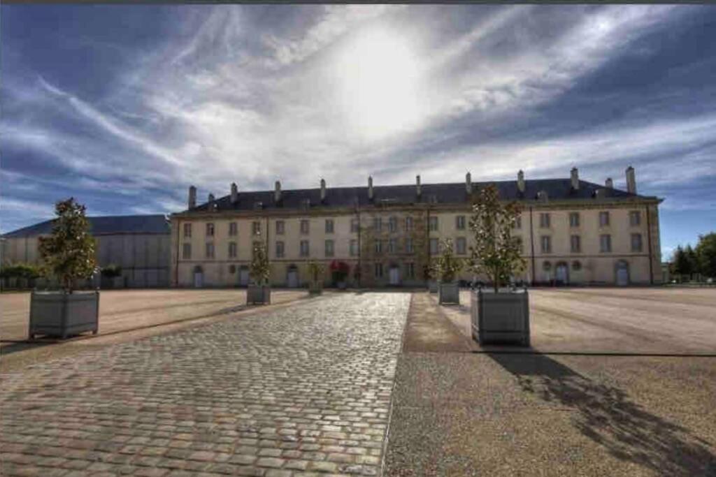 Appartement De Charme Plein Coeur De Moulins Экстерьер фото